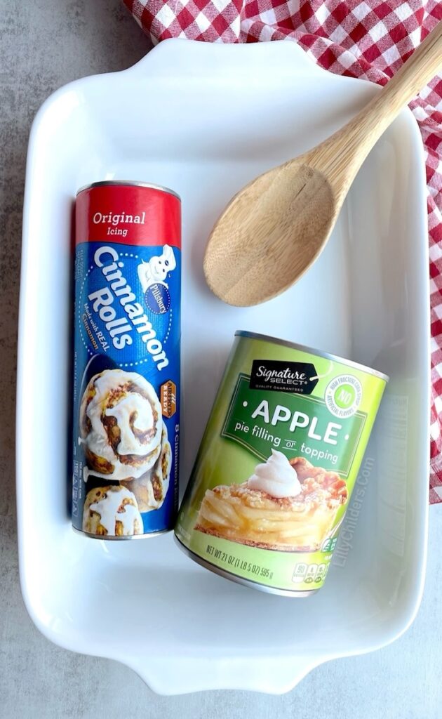 easy-cinnamon-roll-apple-cobbler